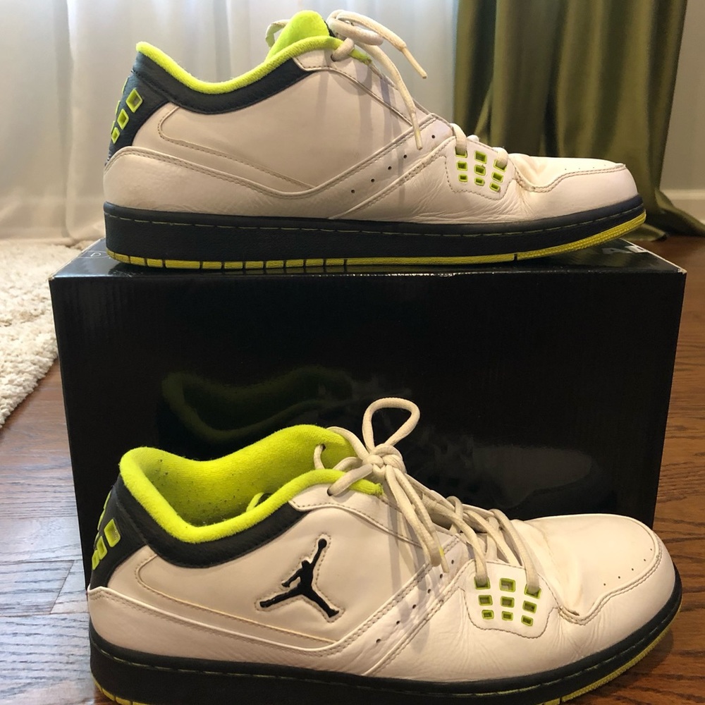 Nike Air Jordan Flight 1